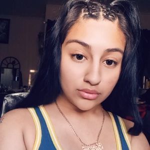 Meet your Posher, Monica marivel